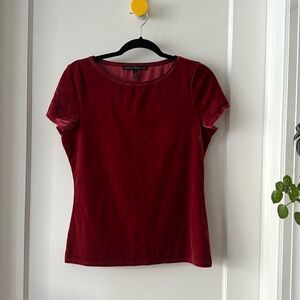 Velvet top in raspberry, Size S, White House Black Market